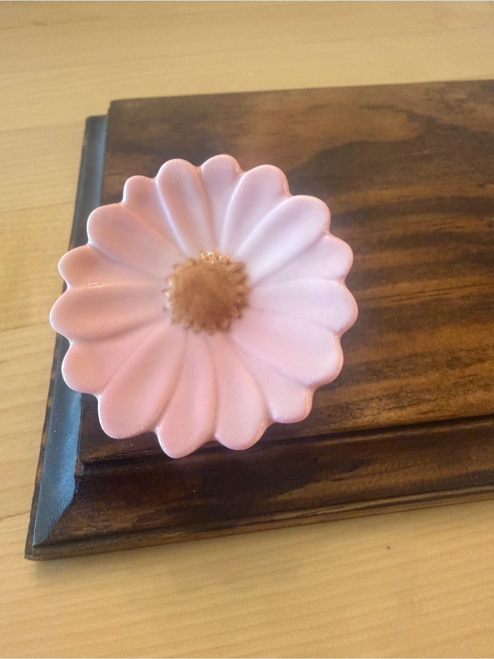 Nora Fleming “ flower power” Pink daisy